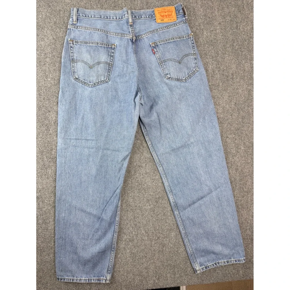 Levis 550 Relaxed Fit Light Wash Blue Denim Jeans‎ Mens W35 L30 Vintage Style